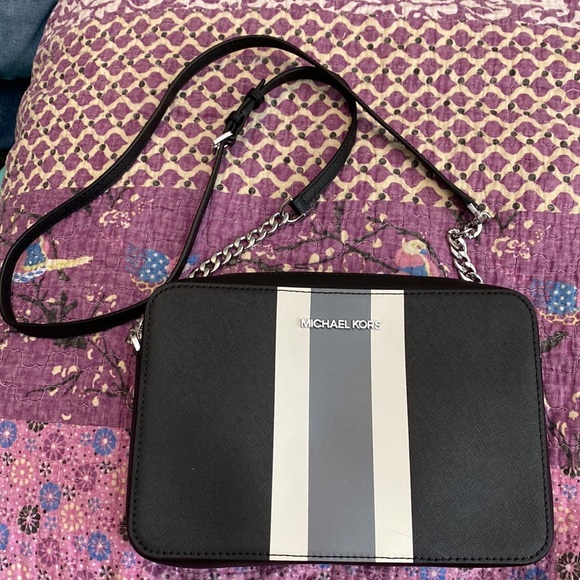 Michael Kors Jet set cross body bag - Picture 2 of 9